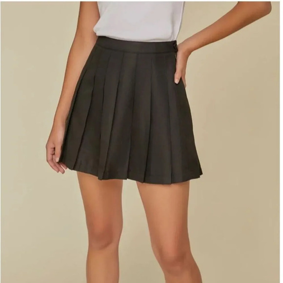 NWOT forever 21 navy pleated skirt - Picture 2 of 5